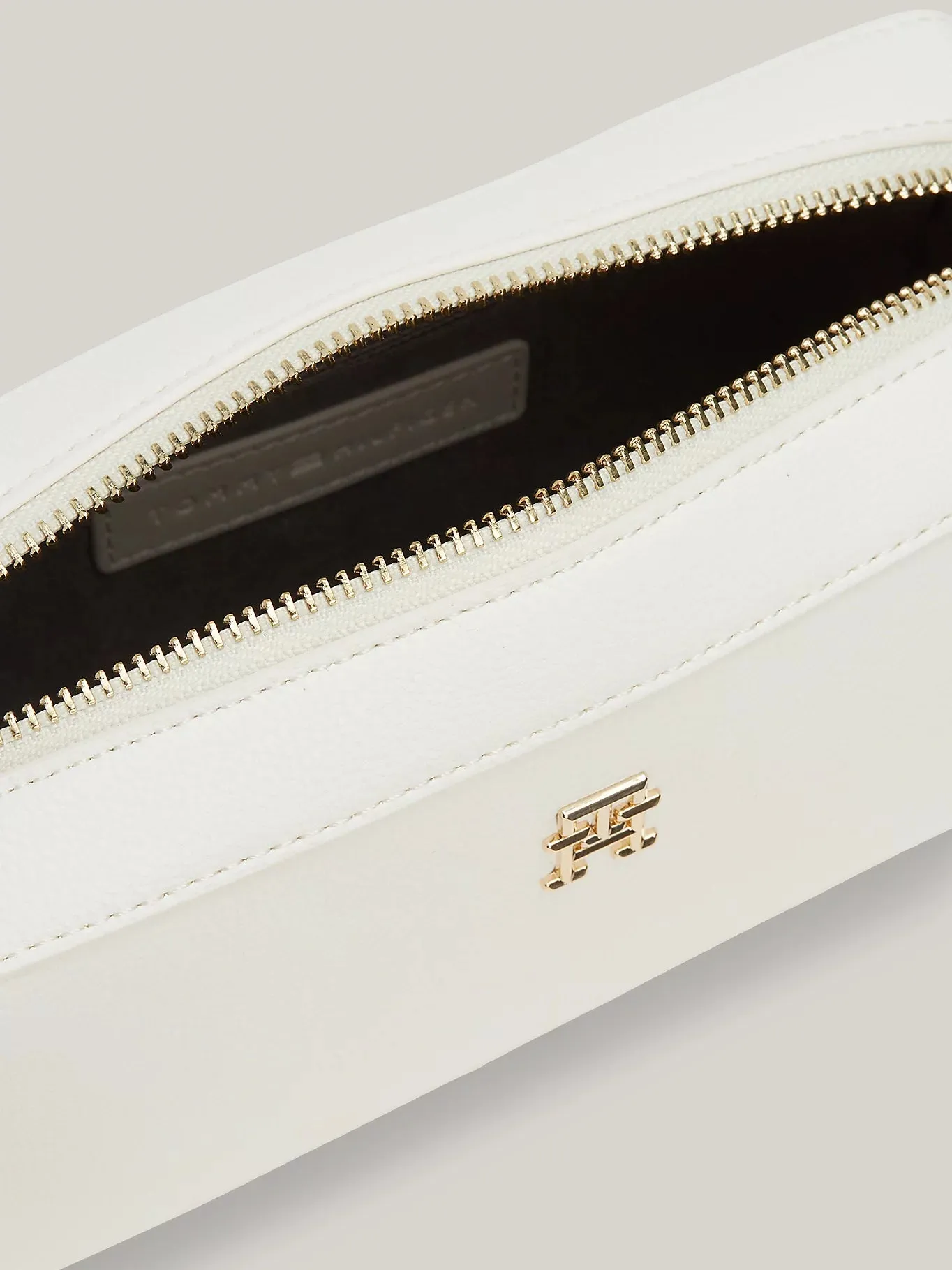 ESSENTIAL SIGNATURE TH MONOGRAM SMALL CAMERA BAG WHITE