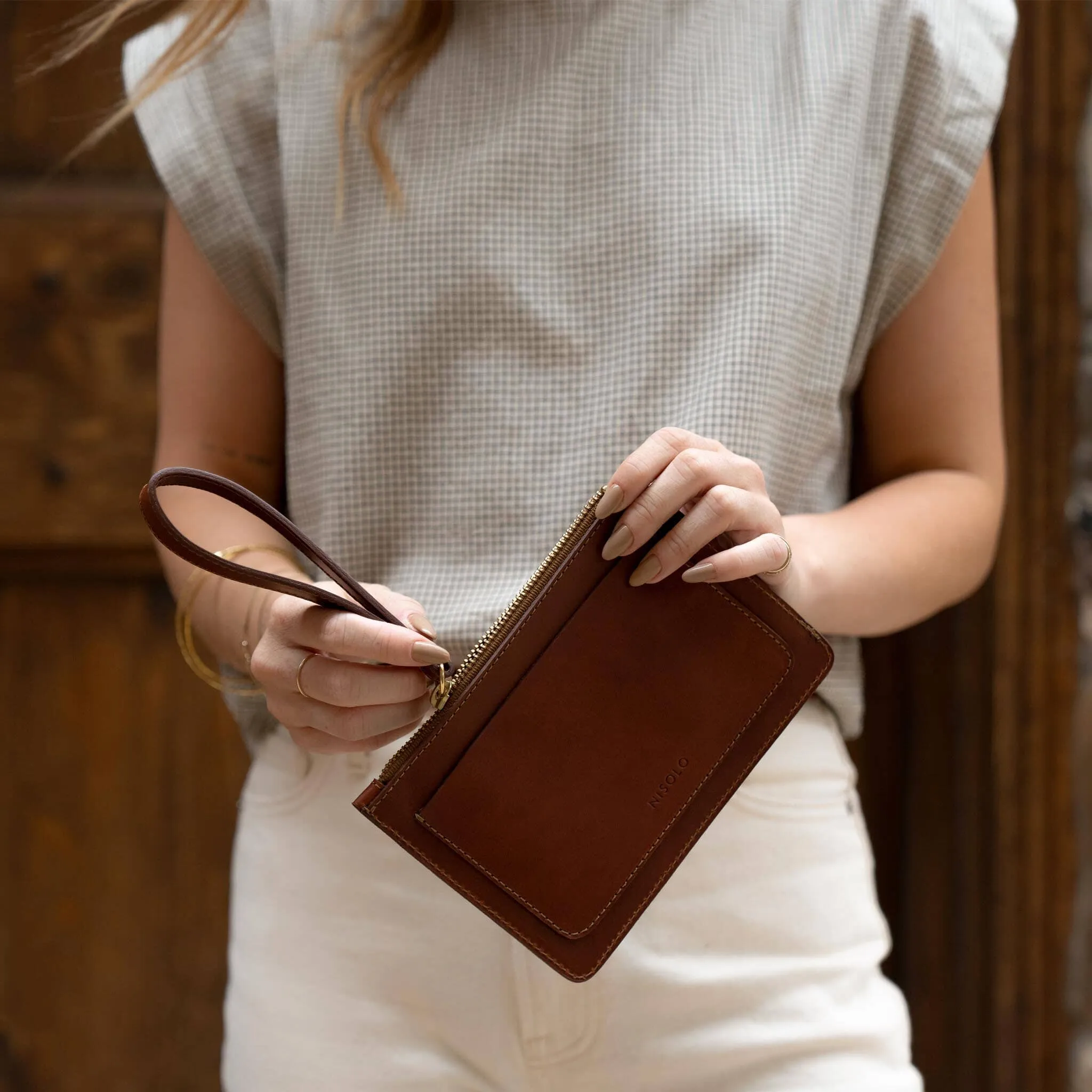 Go-To Wristlet Clutch Brandy