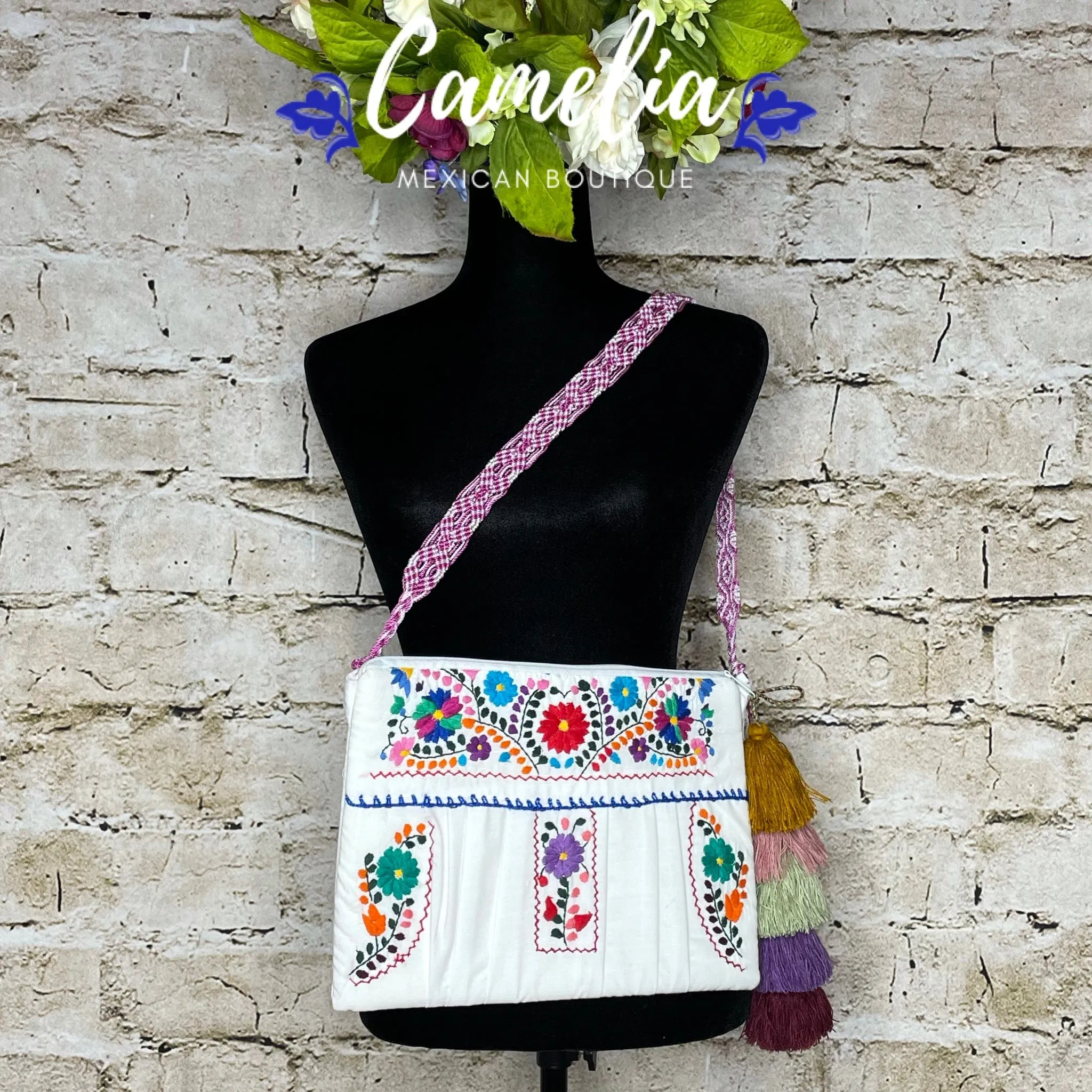 Mexican Embroidered Laptop Case - Puebla