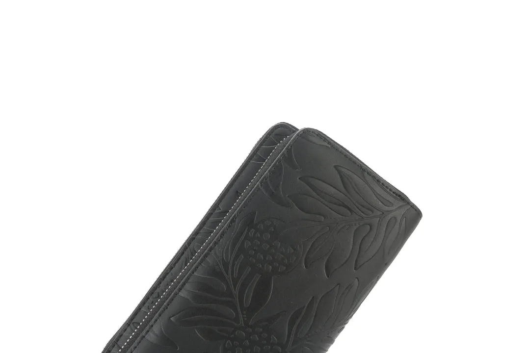 Wristlet Allison Ulu Embossed Black